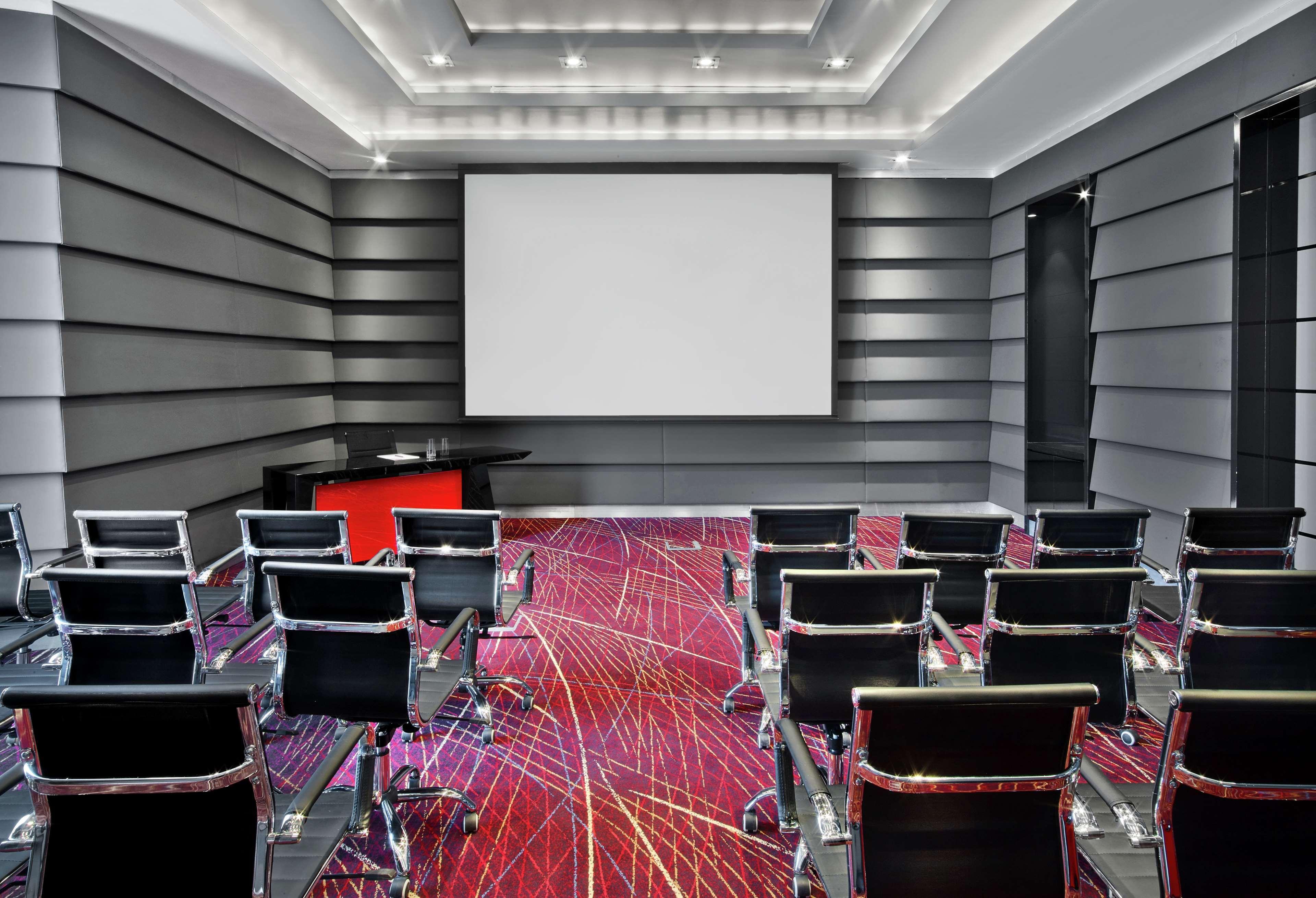 V Hotel Dubai, Curio Collection By Hilton Eksteriør bilde The meeting room