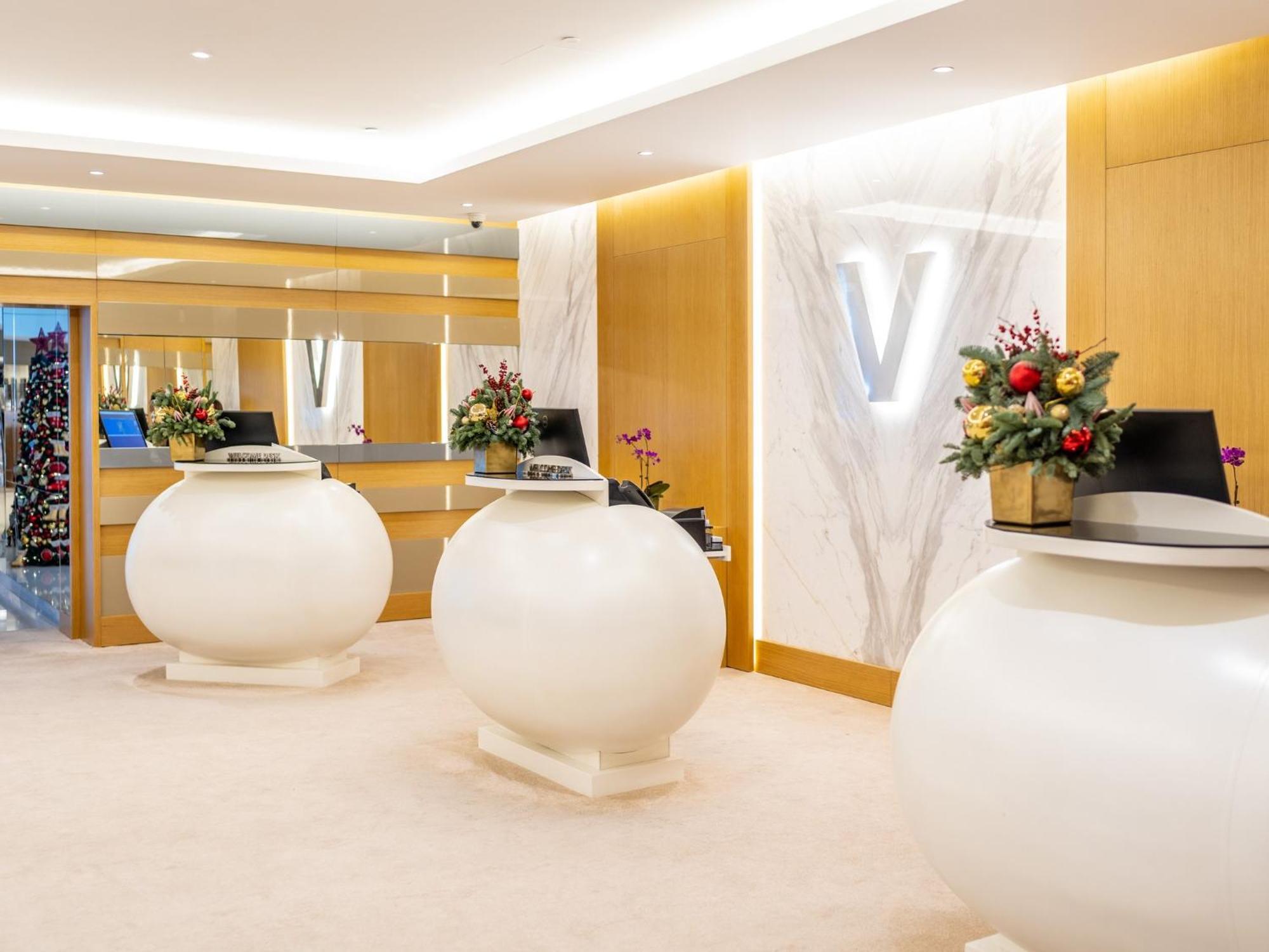 V Hotel Dubai, Curio Collection By Hilton Eksteriør bilde Reception at the hotel