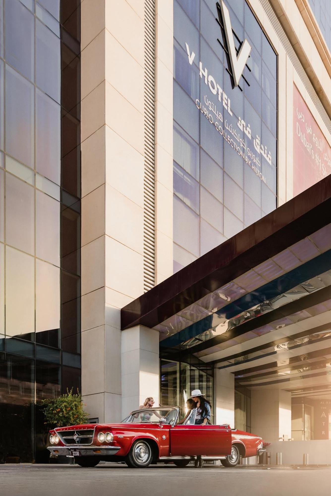 V Hotel Dubai, Curio Collection By Hilton Eksteriør bilde The exterior of the building