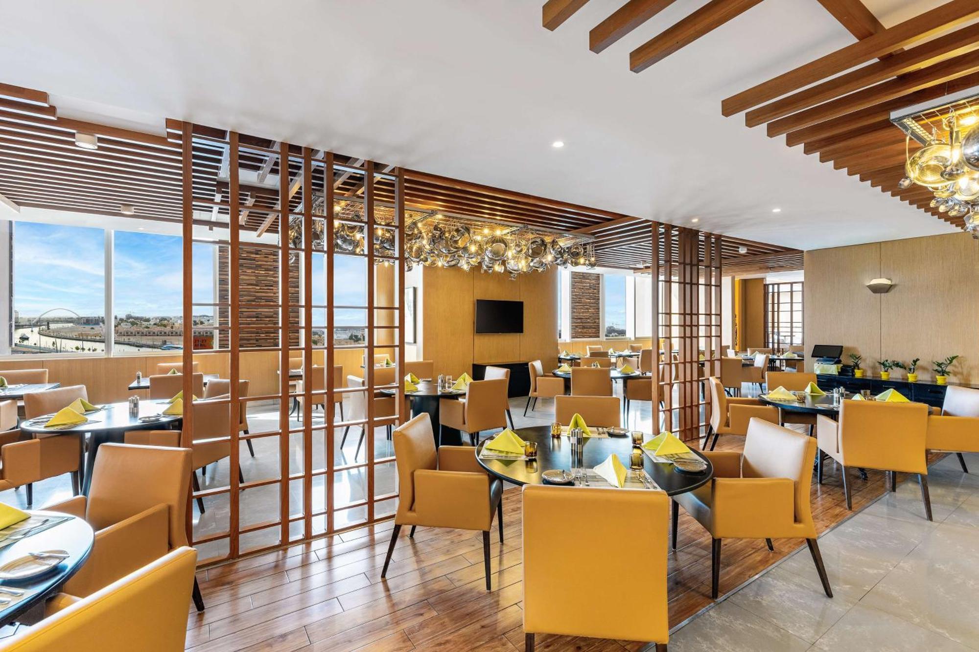 V Hotel Dubai, Curio Collection By Hilton Eksteriør bilde The restaurant
