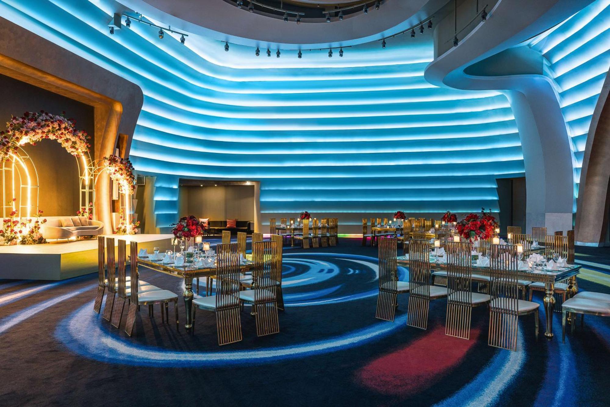 V Hotel Dubai, Curio Collection By Hilton Eksteriør bilde The ballroom